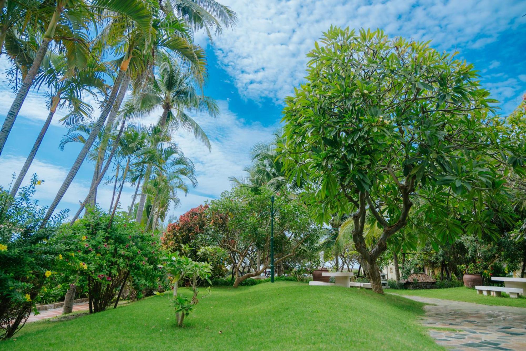 Le Aqua Resort & Spa Phan Thiet - Swiss Village Resort & Spa Mui Ne Exterior foto