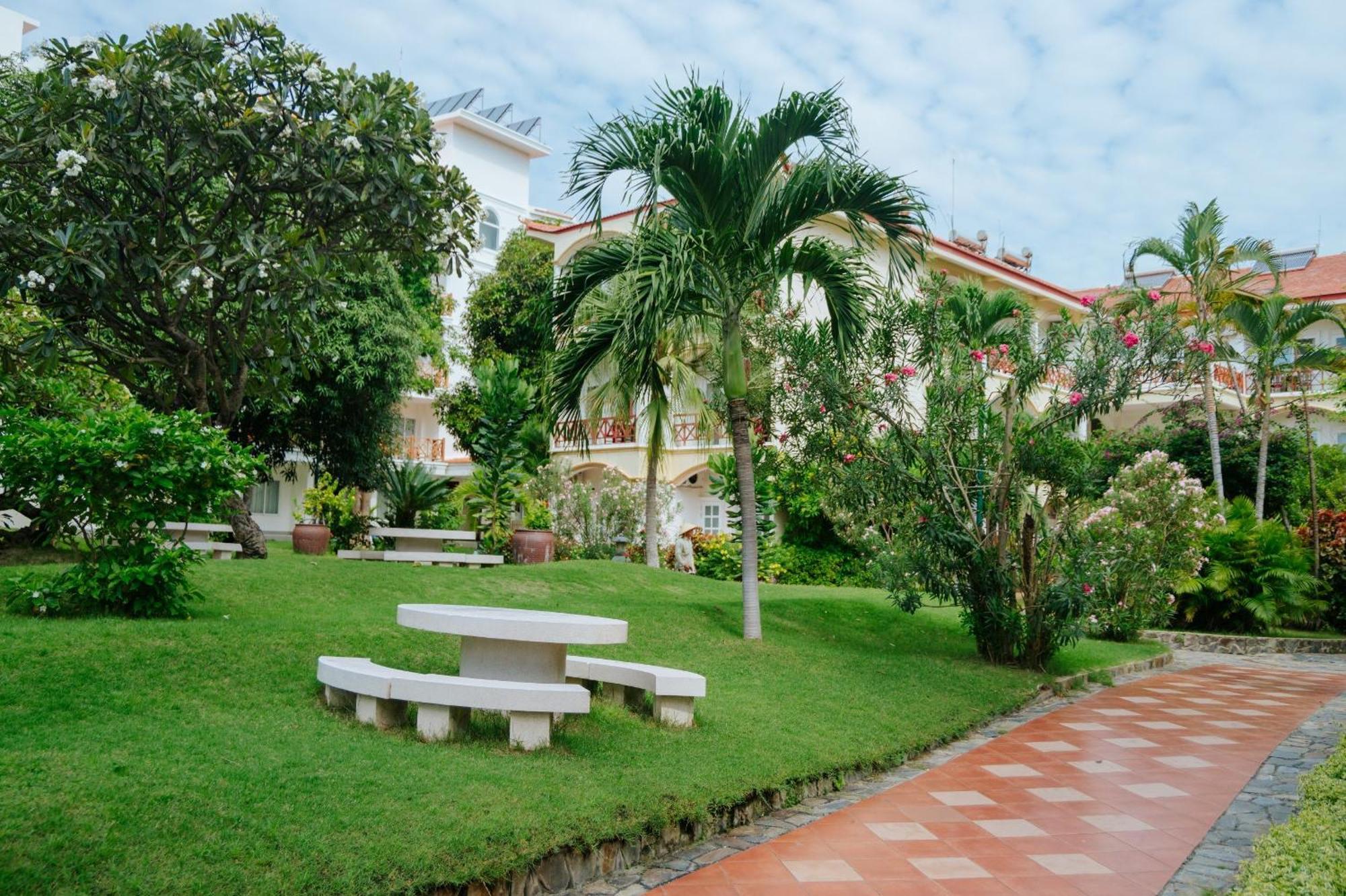 Le Aqua Resort & Spa Phan Thiet - Swiss Village Resort & Spa Mui Ne Exterior foto